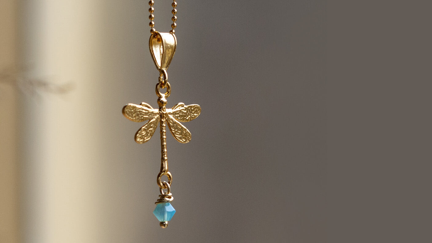 Symbolisch cadeau ketting met libelle