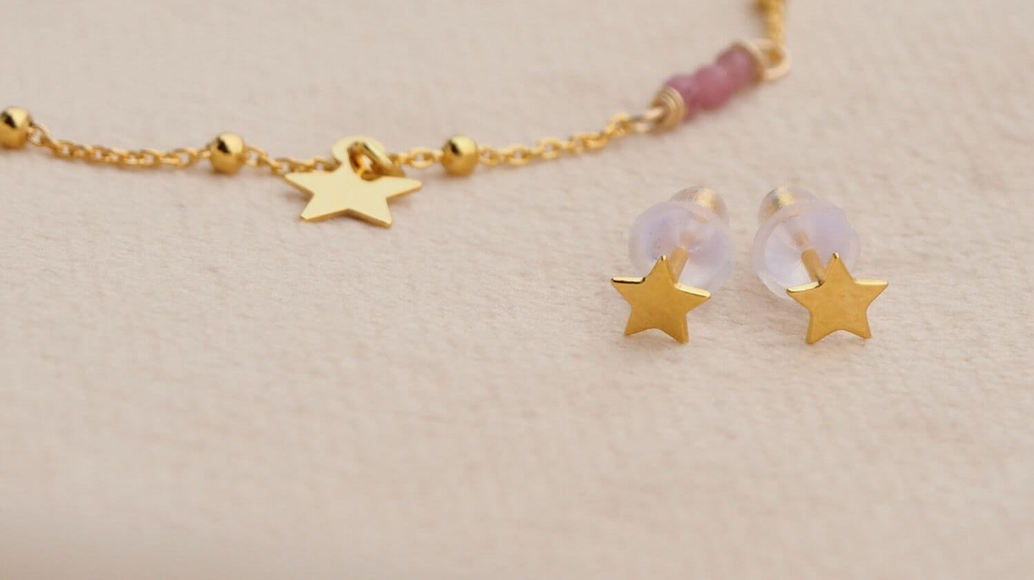 Oorknopjes cadeau bij je bestelling!