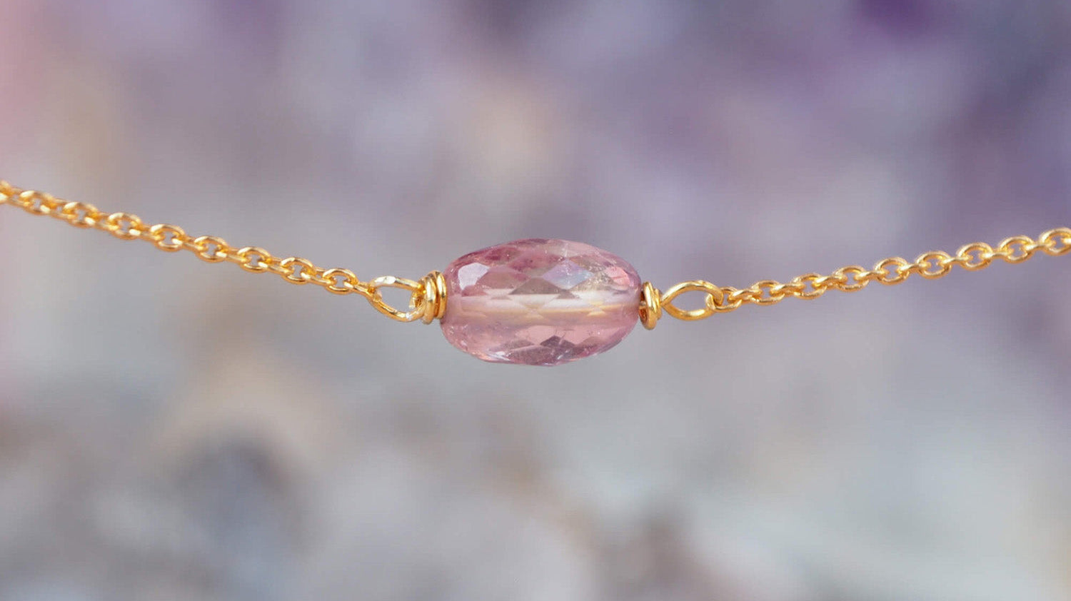 Originele kraamcadeaus: maatwerk geboortesteen sieraden