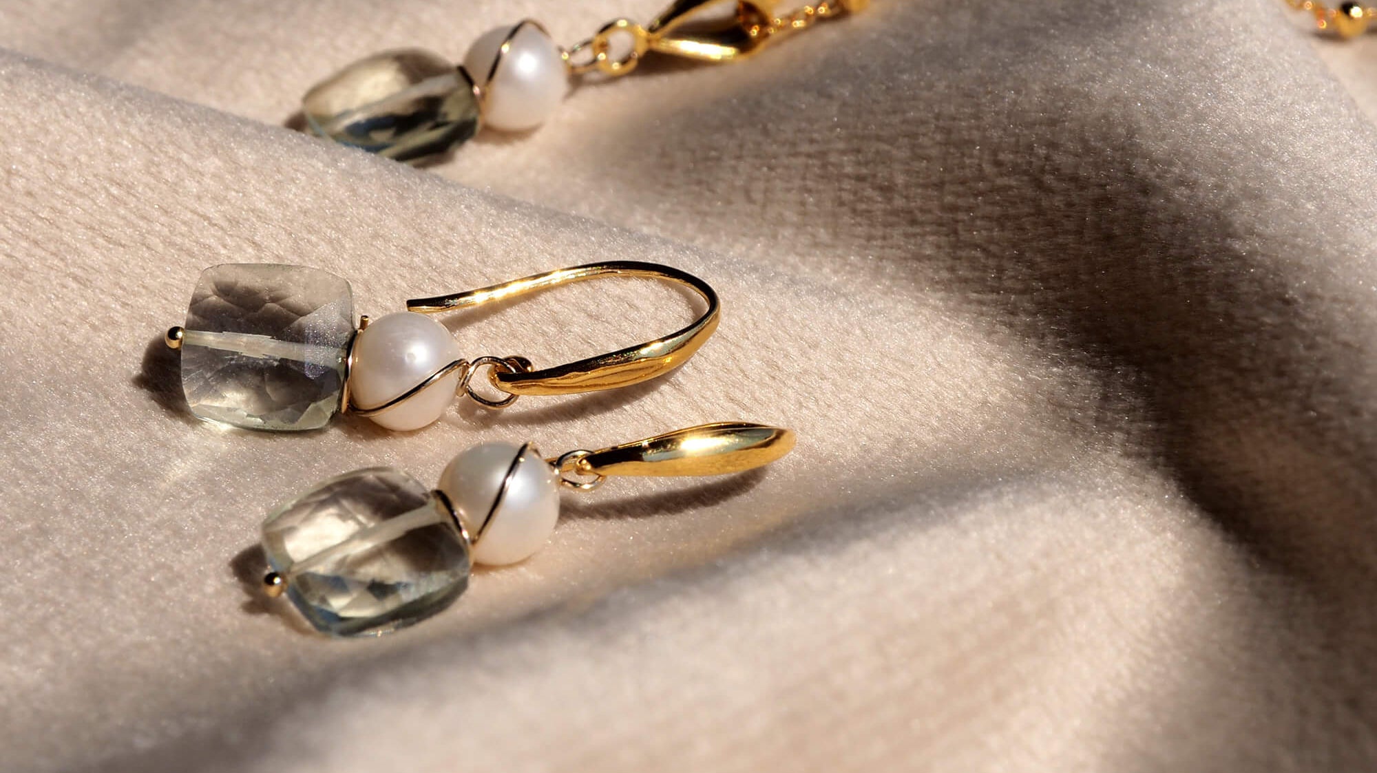 Groene Amethist: Een Unieke Transformatie van Paars naar Groen