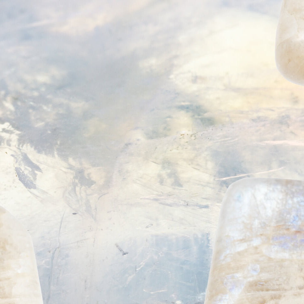 Sieraden met kracht van edelsteen maansteen