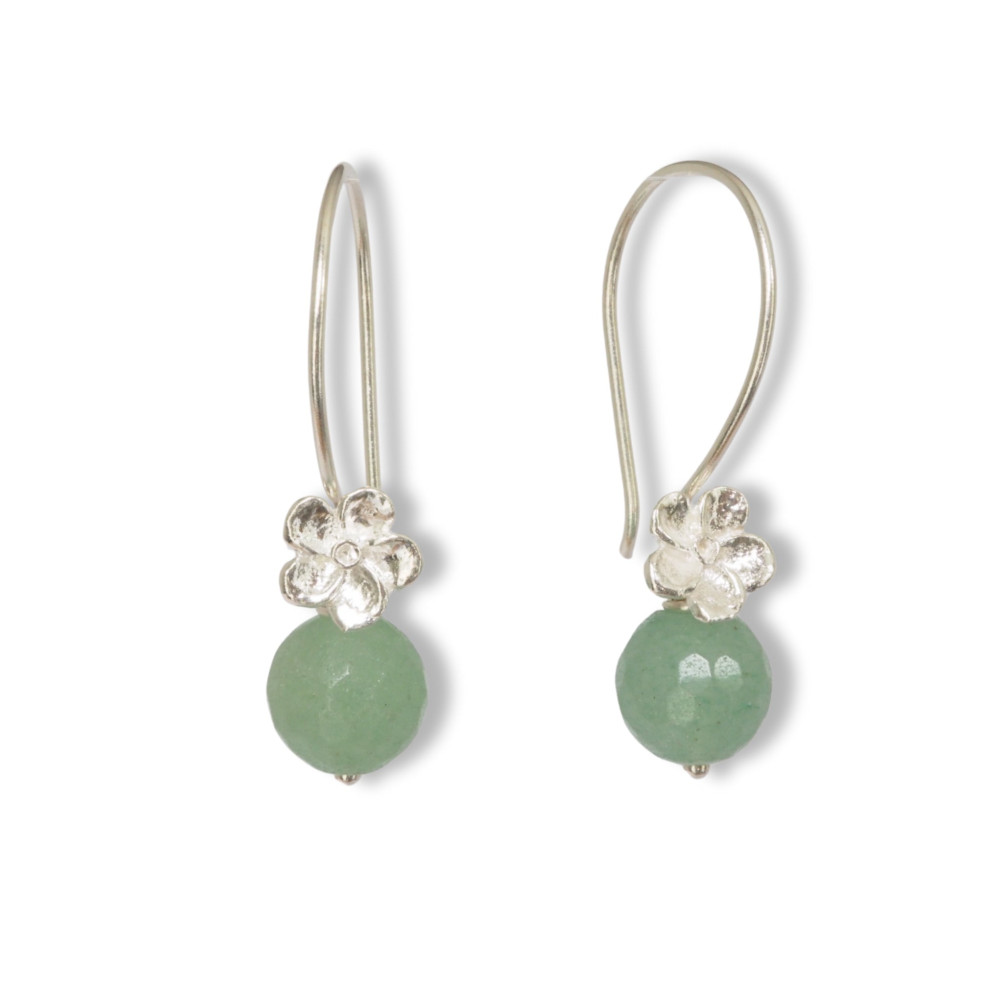 Oorbellen zilver met bloemen en edelsteen aventurijn wat symbool staat voor rust en ontspanning
