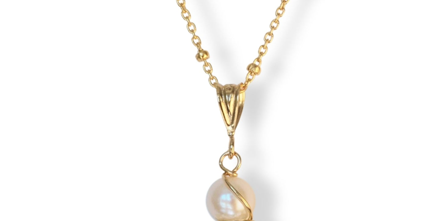 Halsketting met edelsteen citrien en zoetwaterparel in gold filled