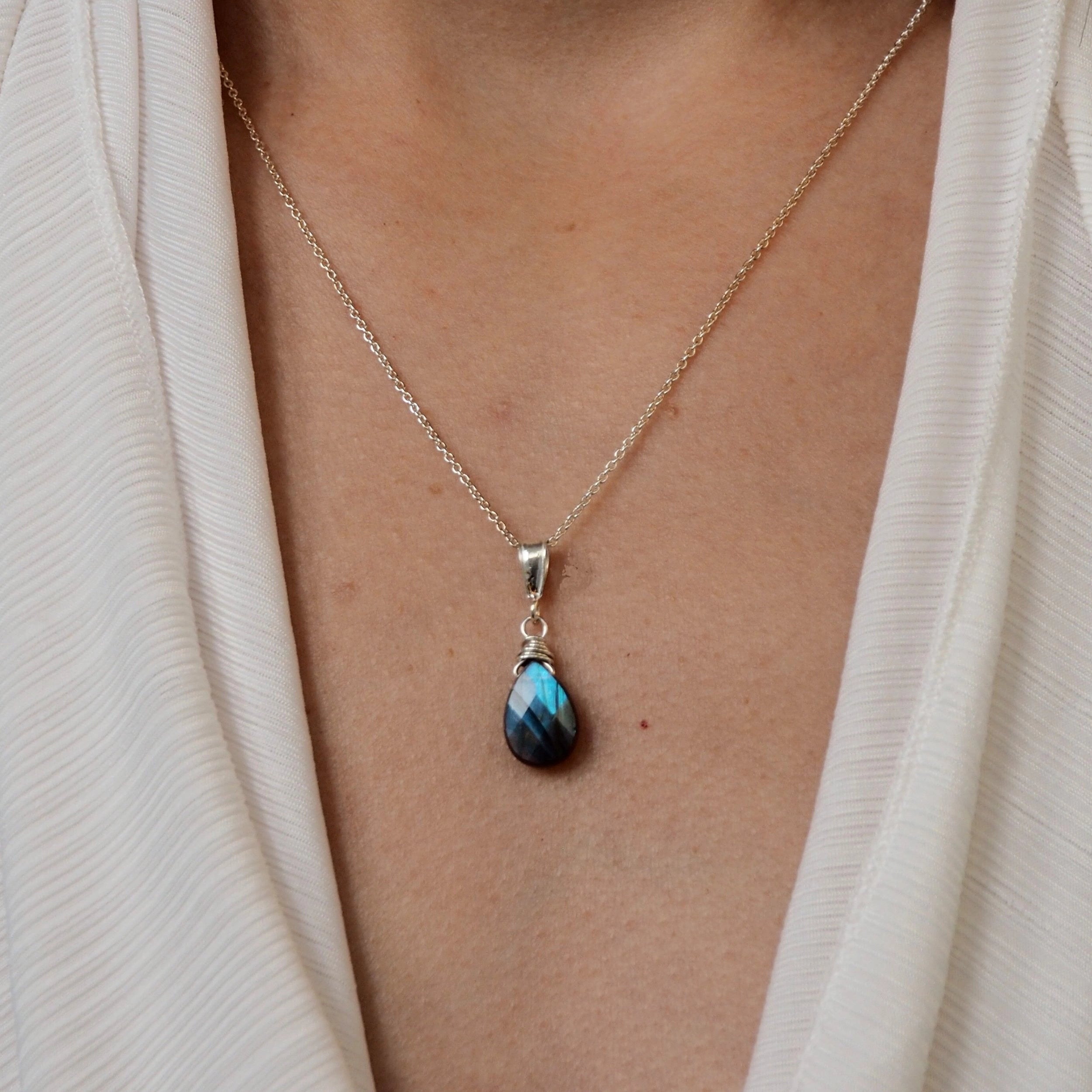 Halsketting sterling zilver met edelsteen labradoriet druppel