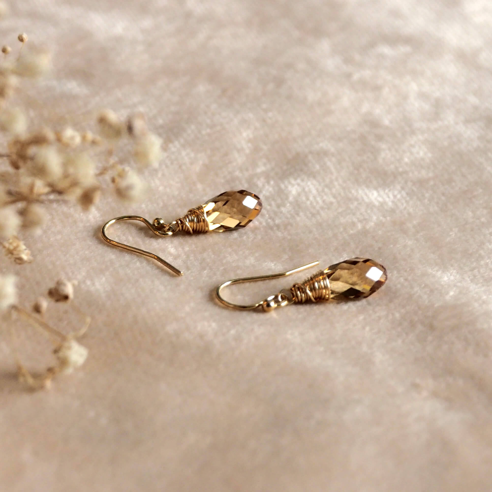 Verfijnde Korte Oorbellen met Fonkelende Swarovski Kristallen Oorbellen - Jewels with Flair