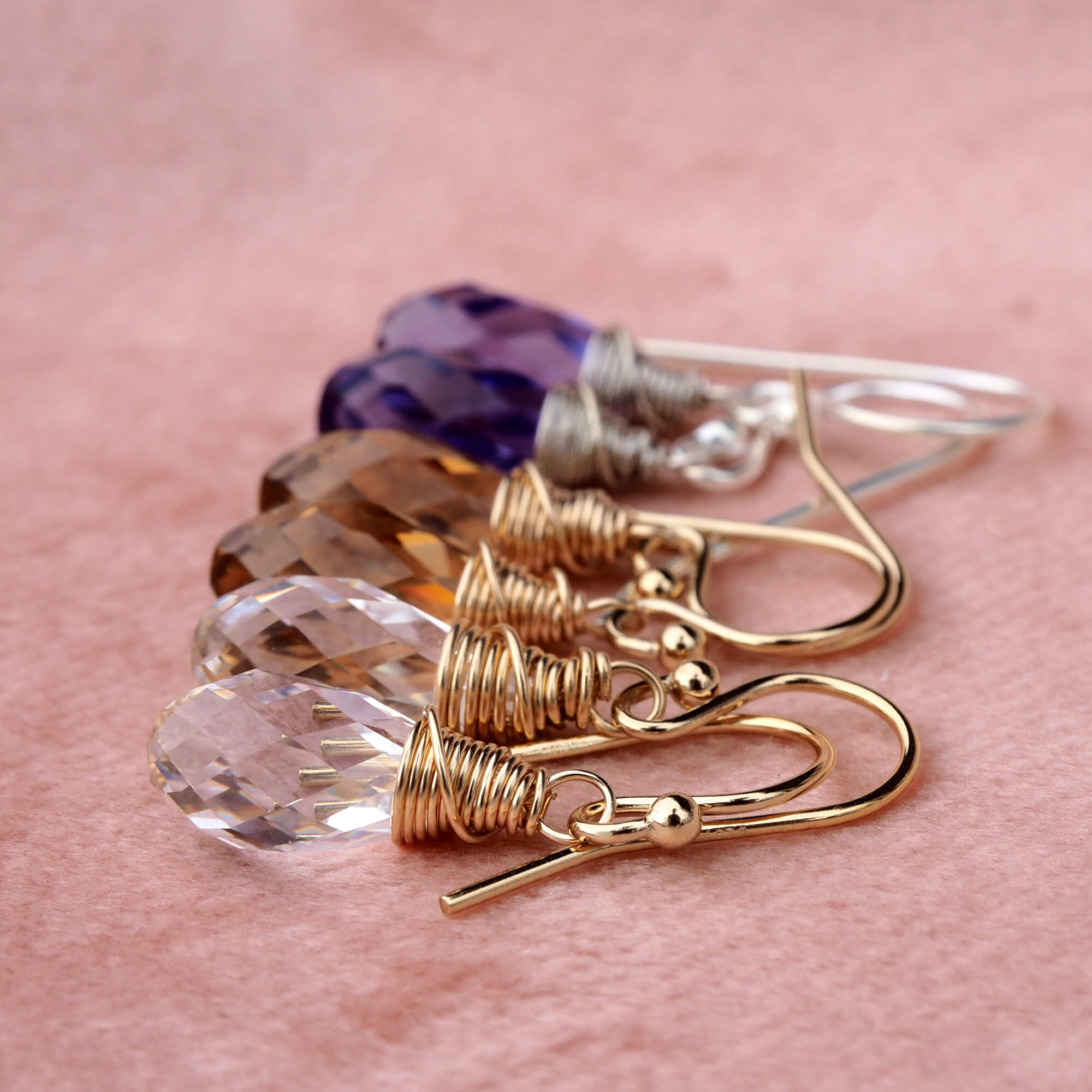 Korte Oorbellen met Schitterende Swarovski Kristallen - Paars Oorbellen - Jewels with Flair