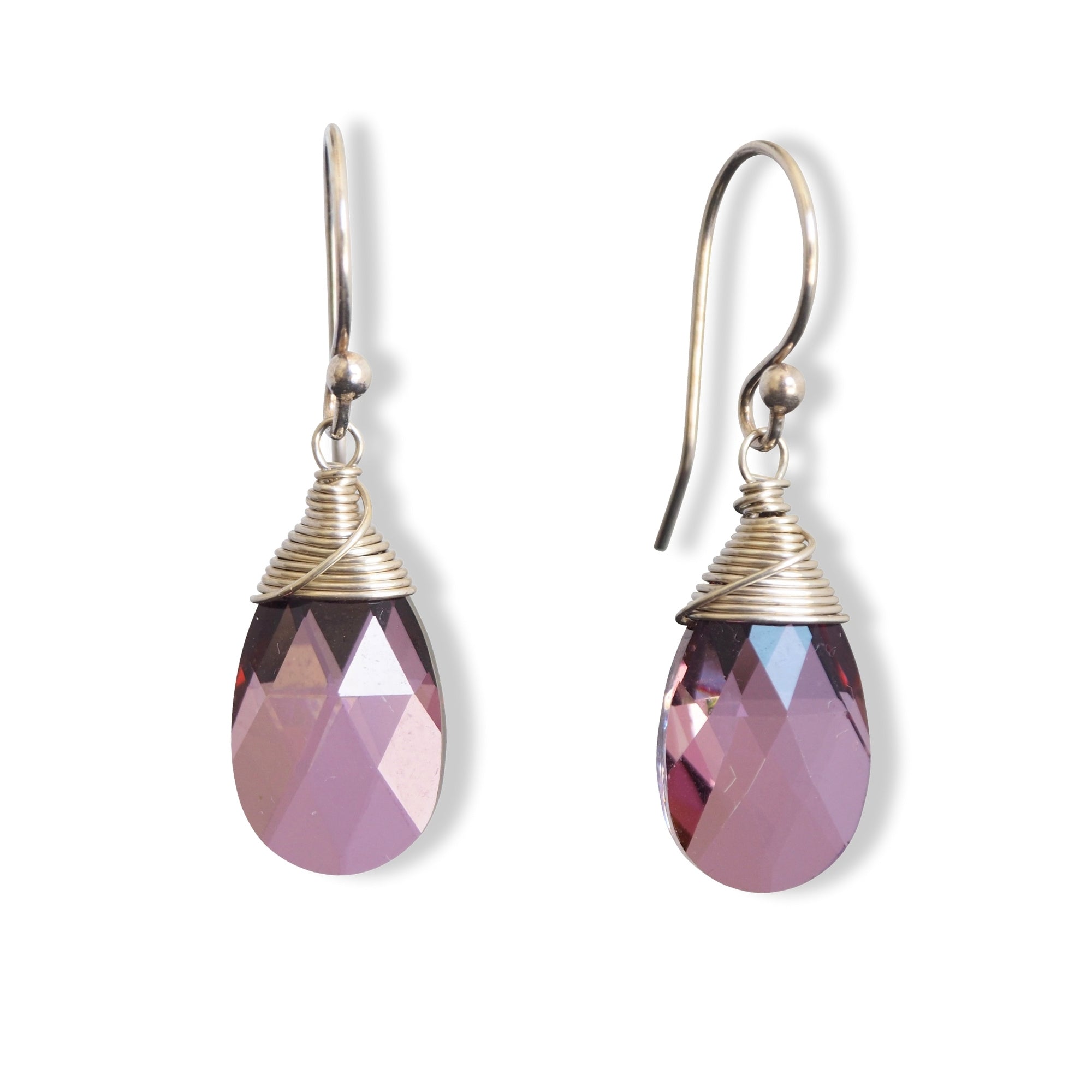 Oorbellen zilver met facet geslepen druppels van swarovski elements in lila