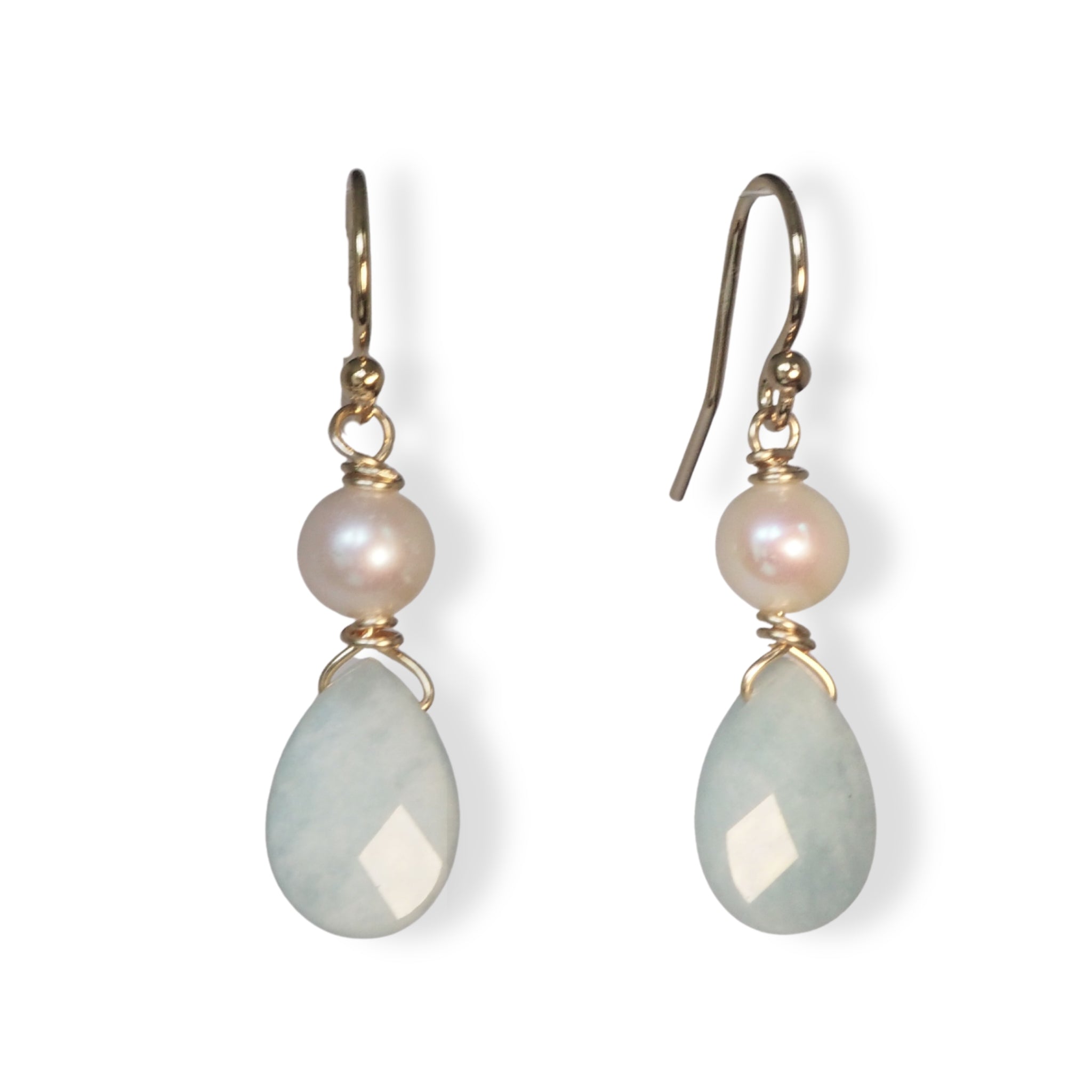 Oorbellen met druppels van aquamarijn en zoetwaterparels