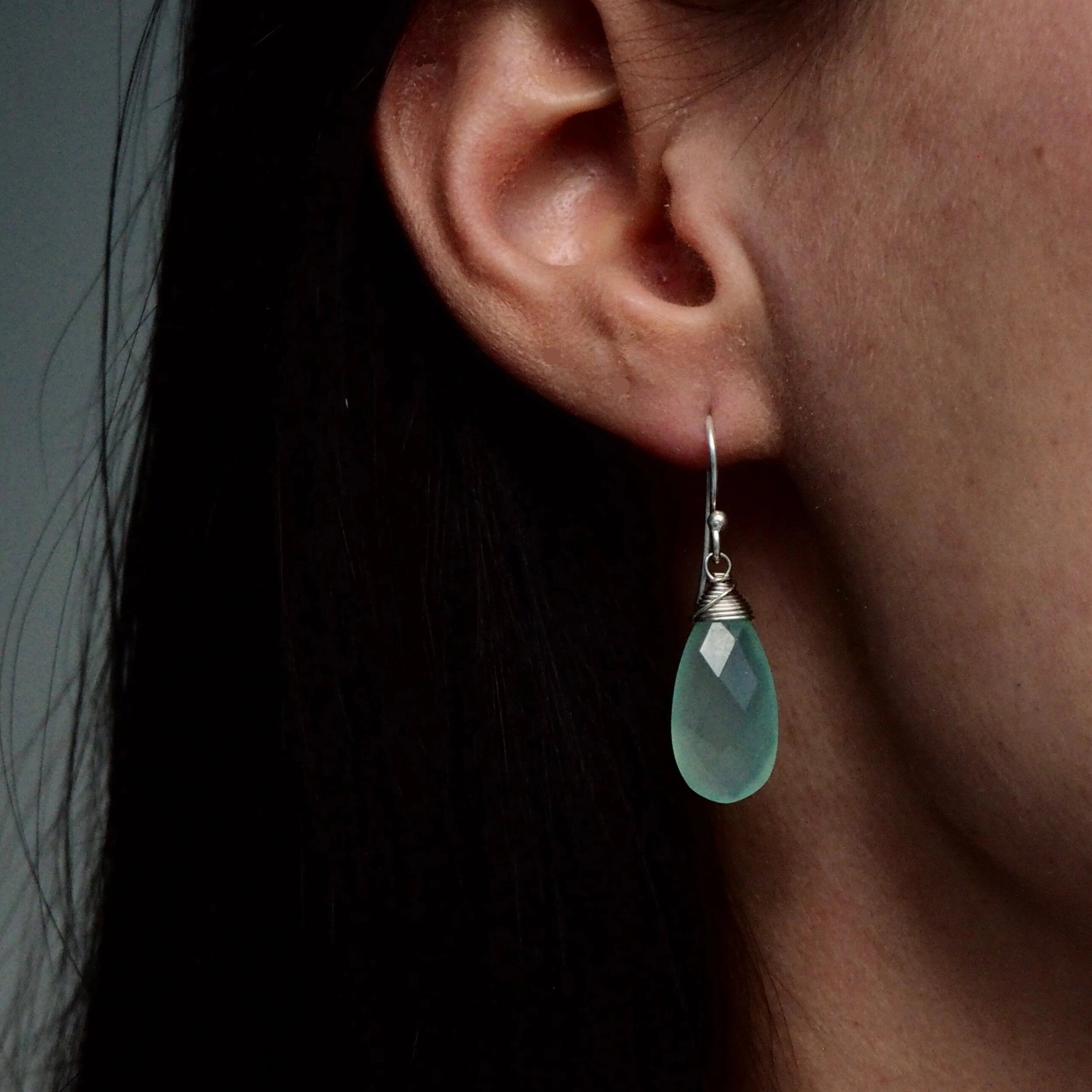 Oorbellen chalcedoon pegels