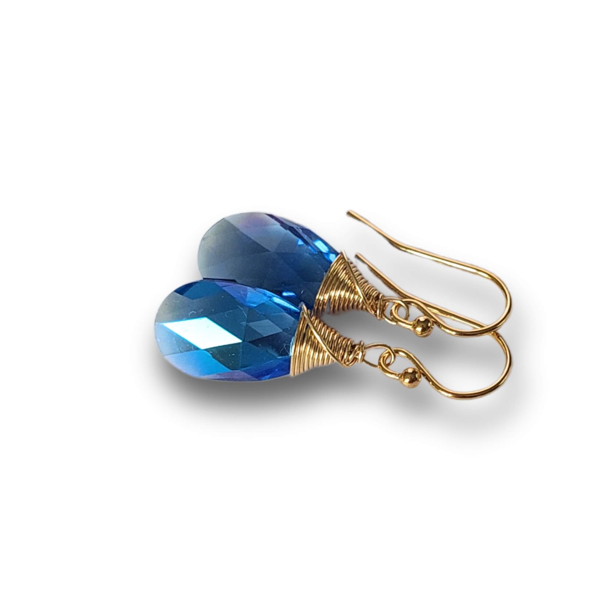 Schitterende oorbellen glaskristal druppels - donker blauw Oorbellen - Jewels with Flair