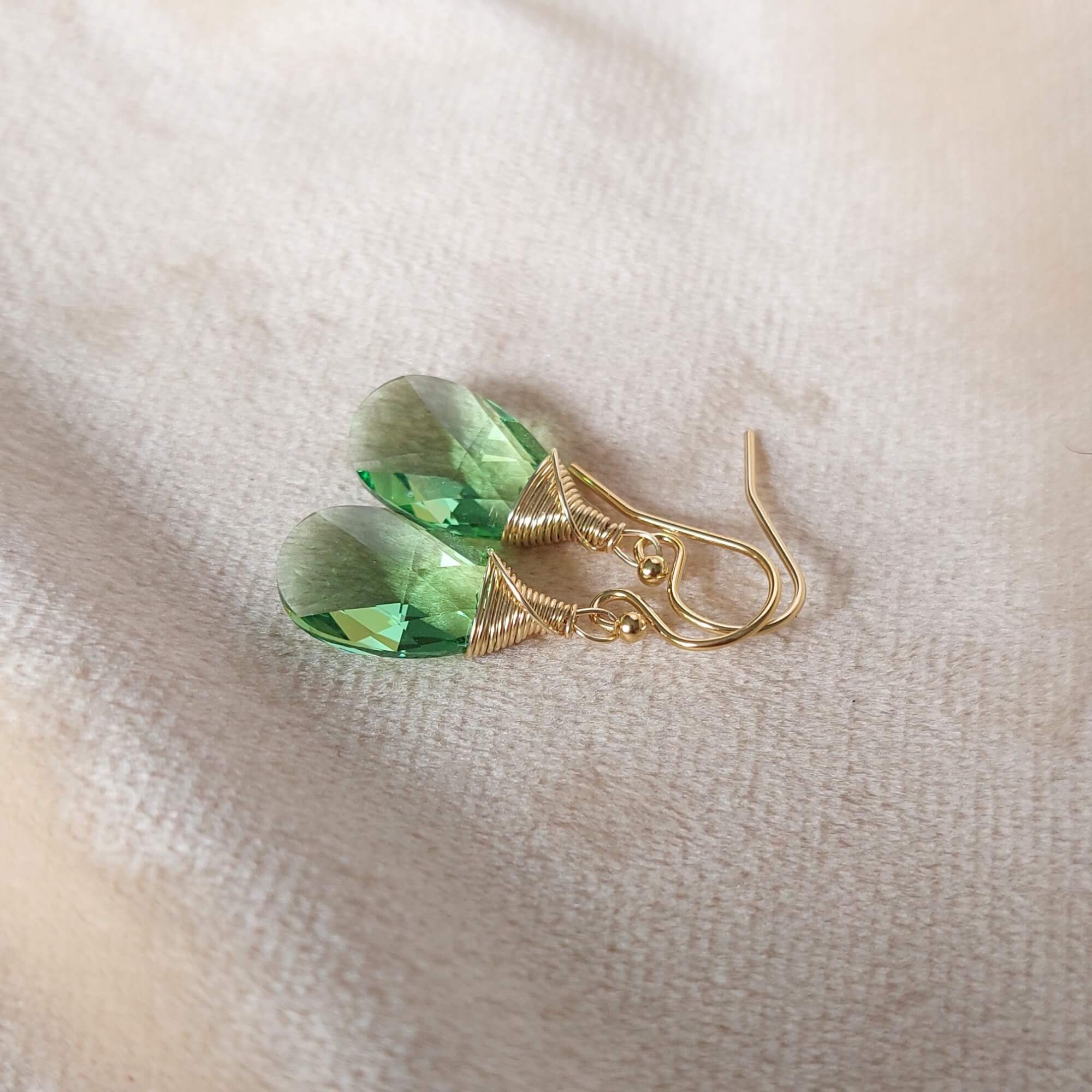 Halsketting glaskristal druppel hanger - groen Halsketting - Jewels with Flair