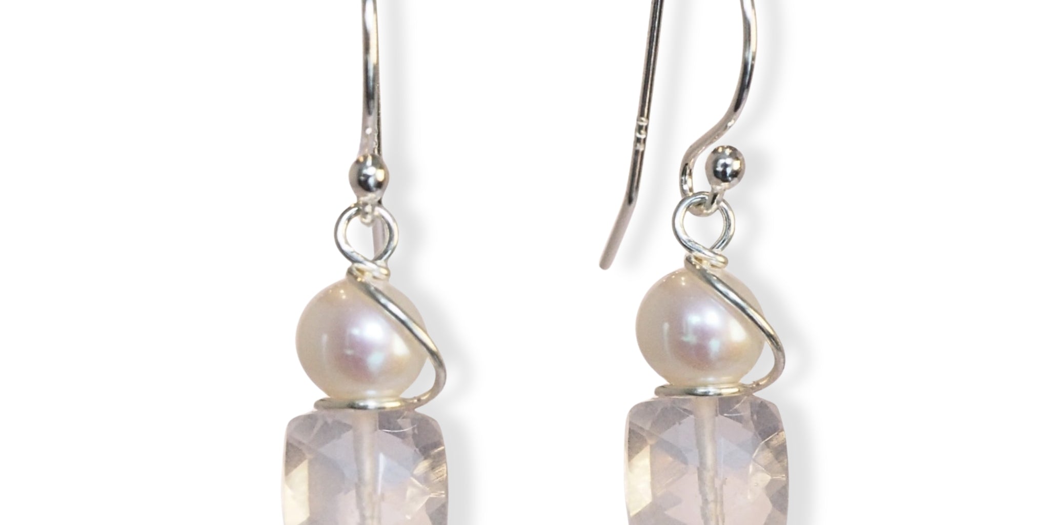 Oorbellen in zilver met edelsteen rozenkwarts en zoetwaterparels