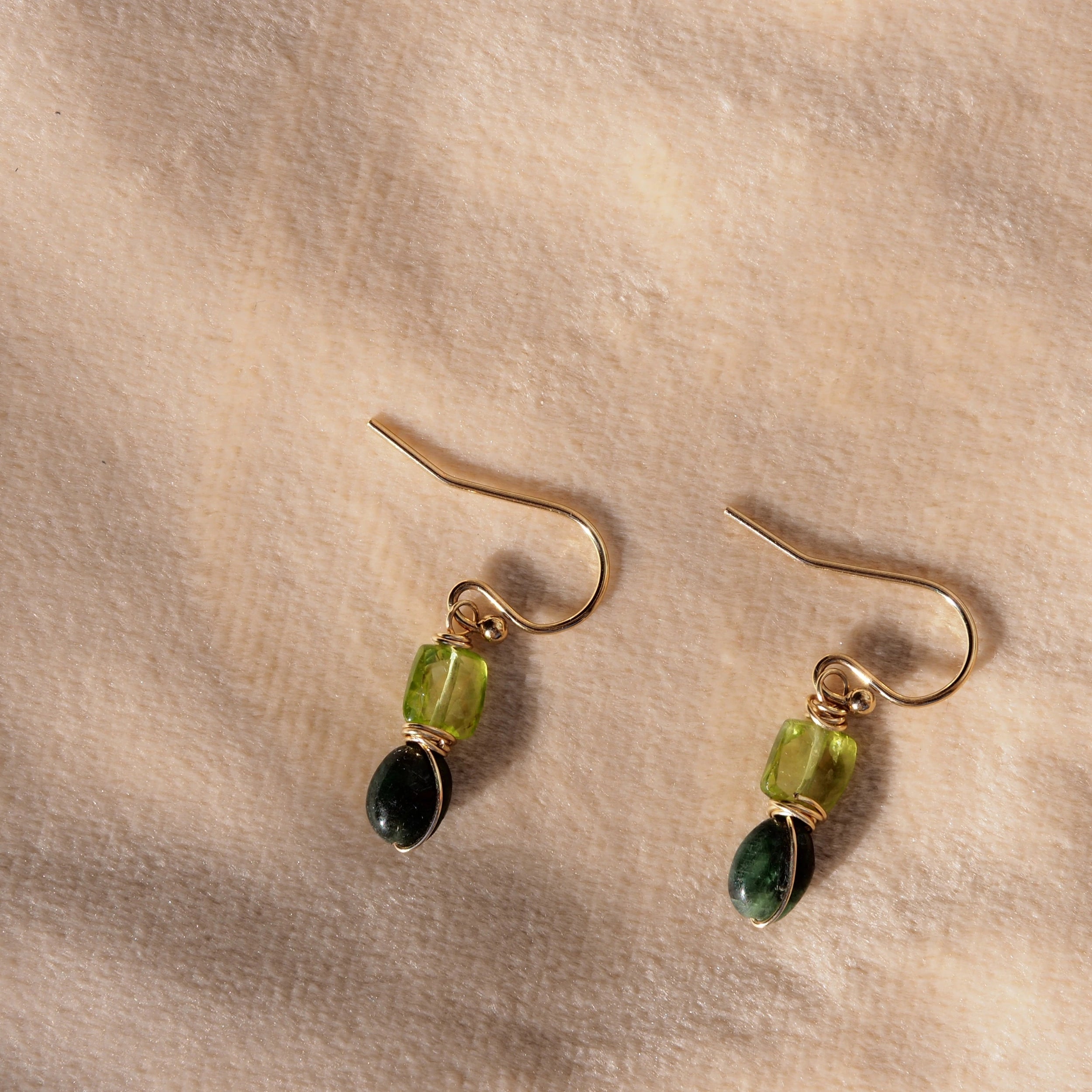 Oorbellen smaragd en peridoot