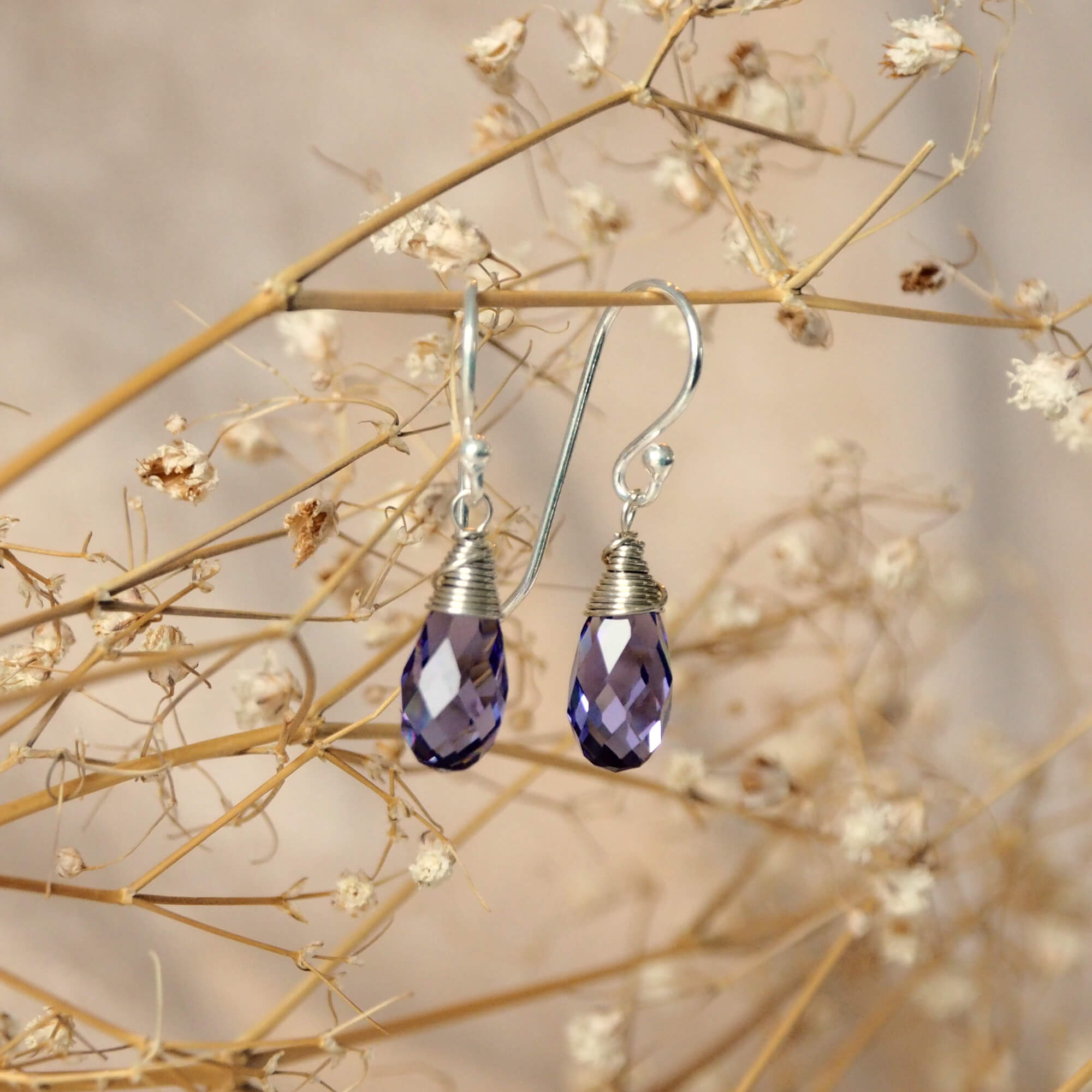 Korte Oorbellen met Schitterende Swarovski Kristallen - Paars Oorbellen - Jewels with Flair