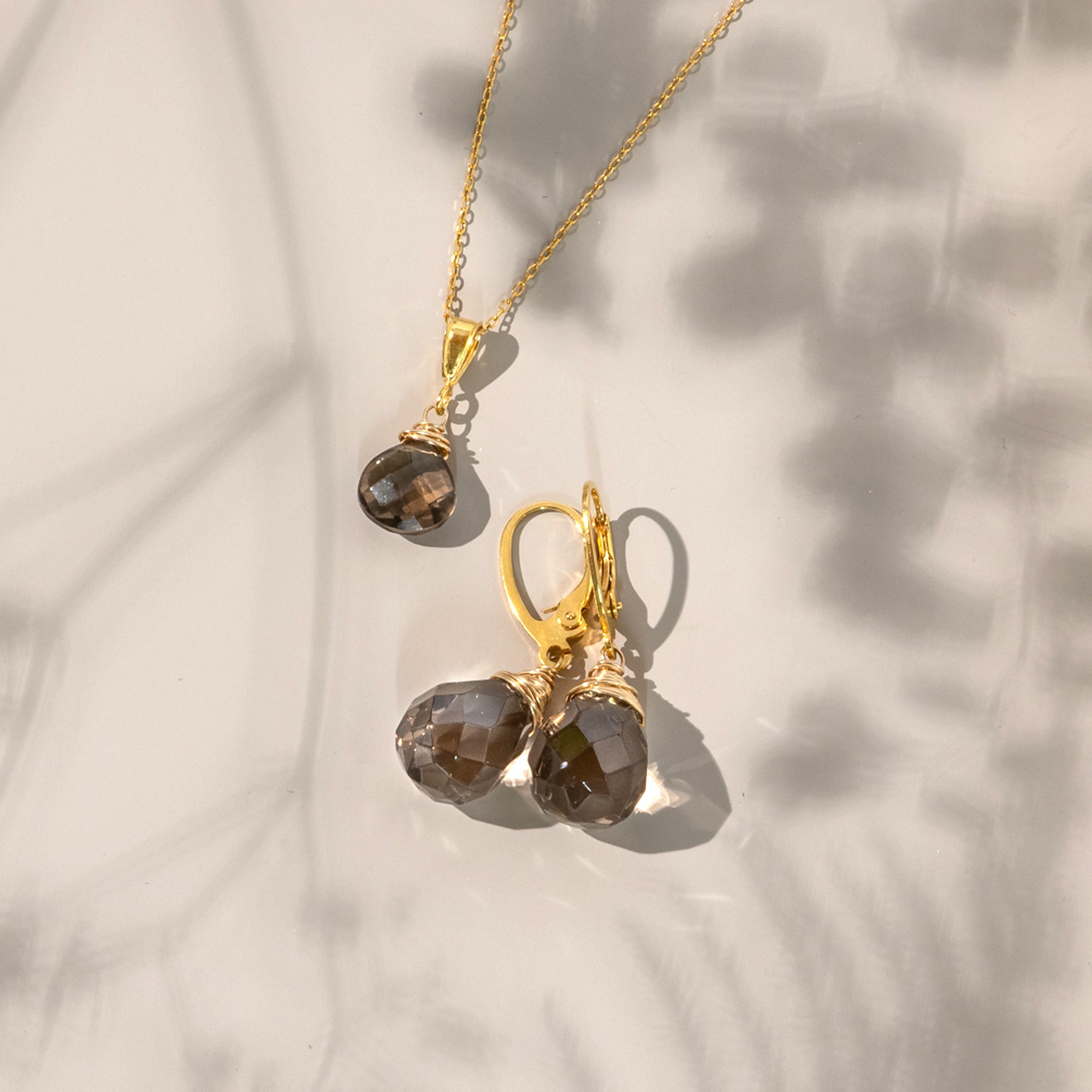 Handgemaakte oorbellen rookkwarts Oorbellen - Jewels with Flair