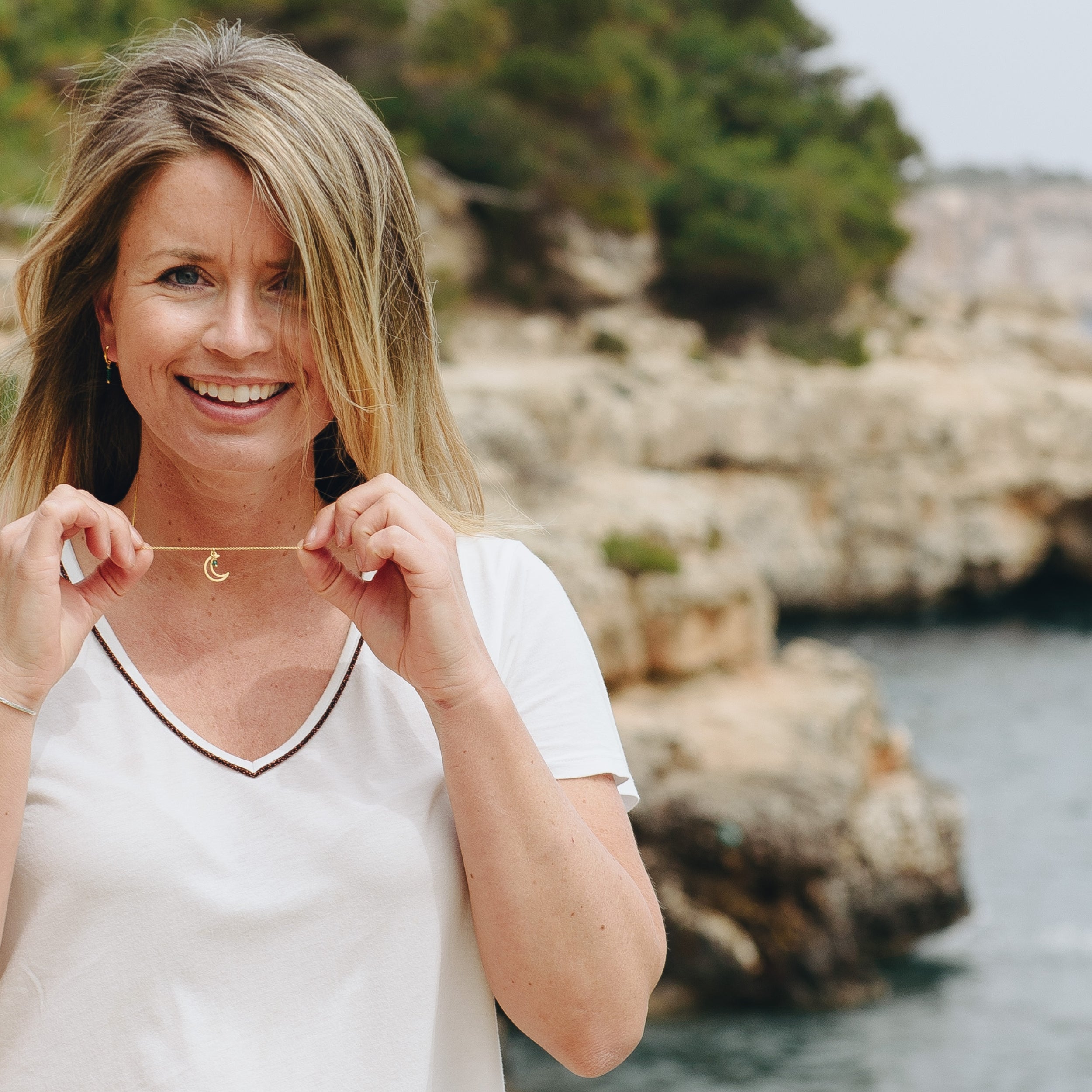 halsketting met maan bedel