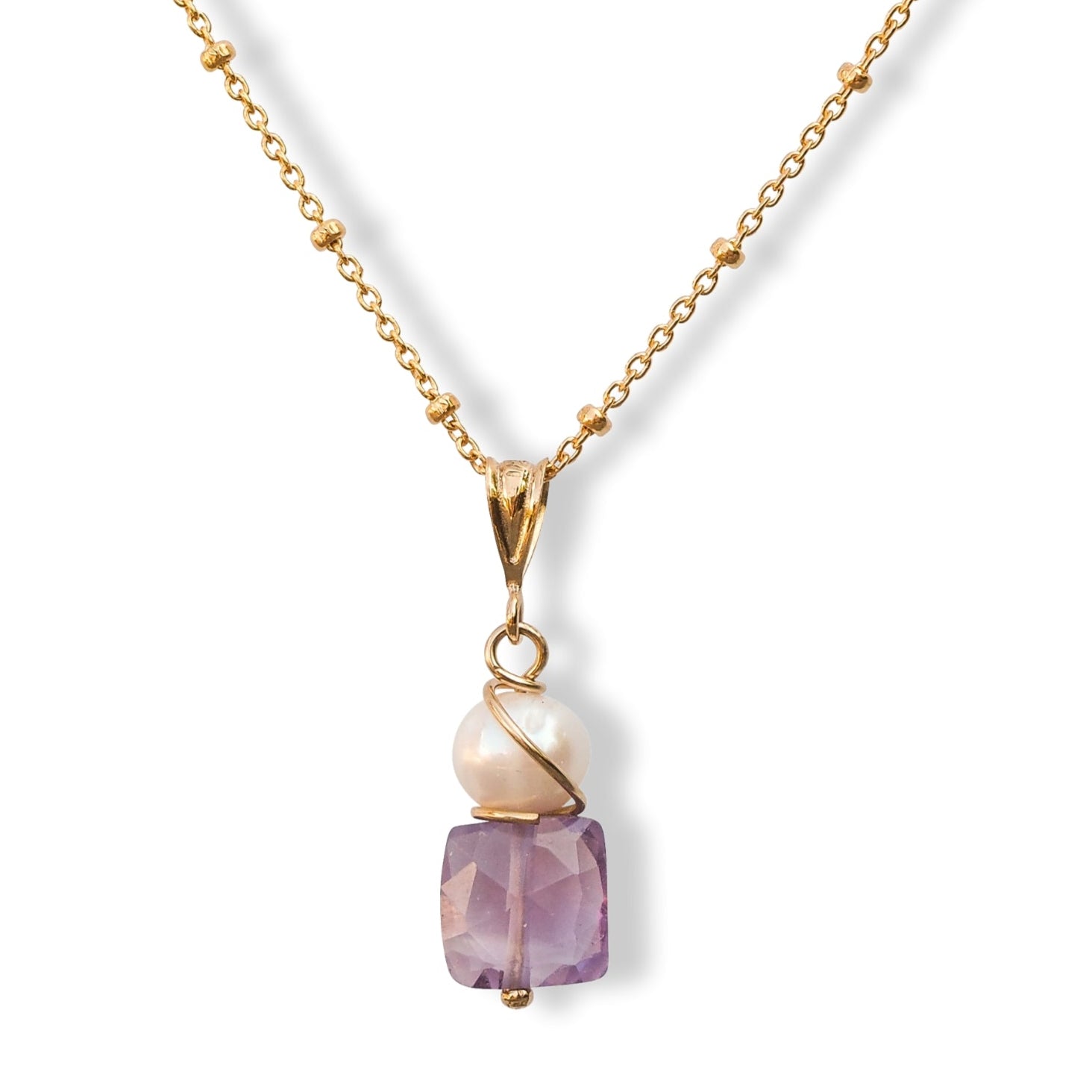 Ketting met edelsteen amethist en zoetwaterparel in goud