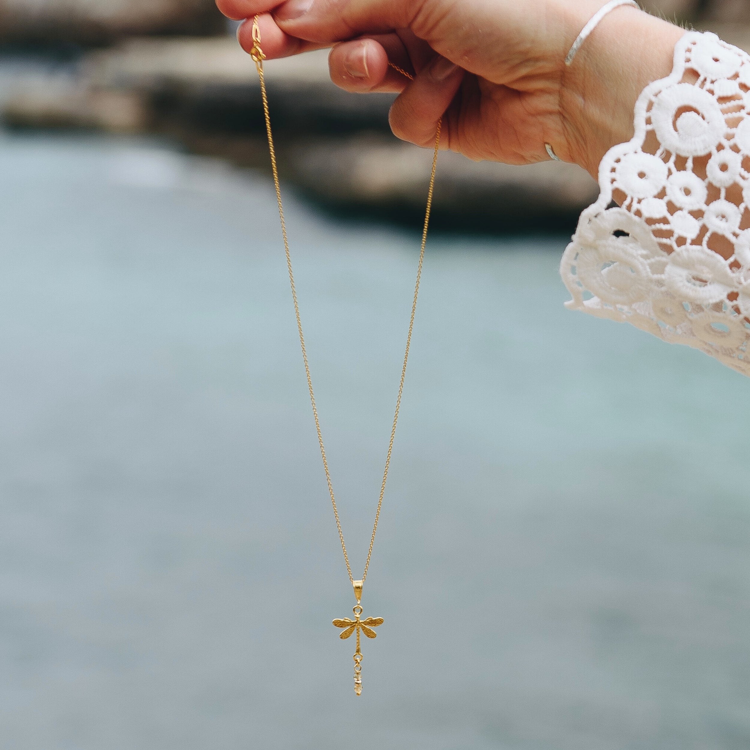 halsketting met libel en citrien edelsteen