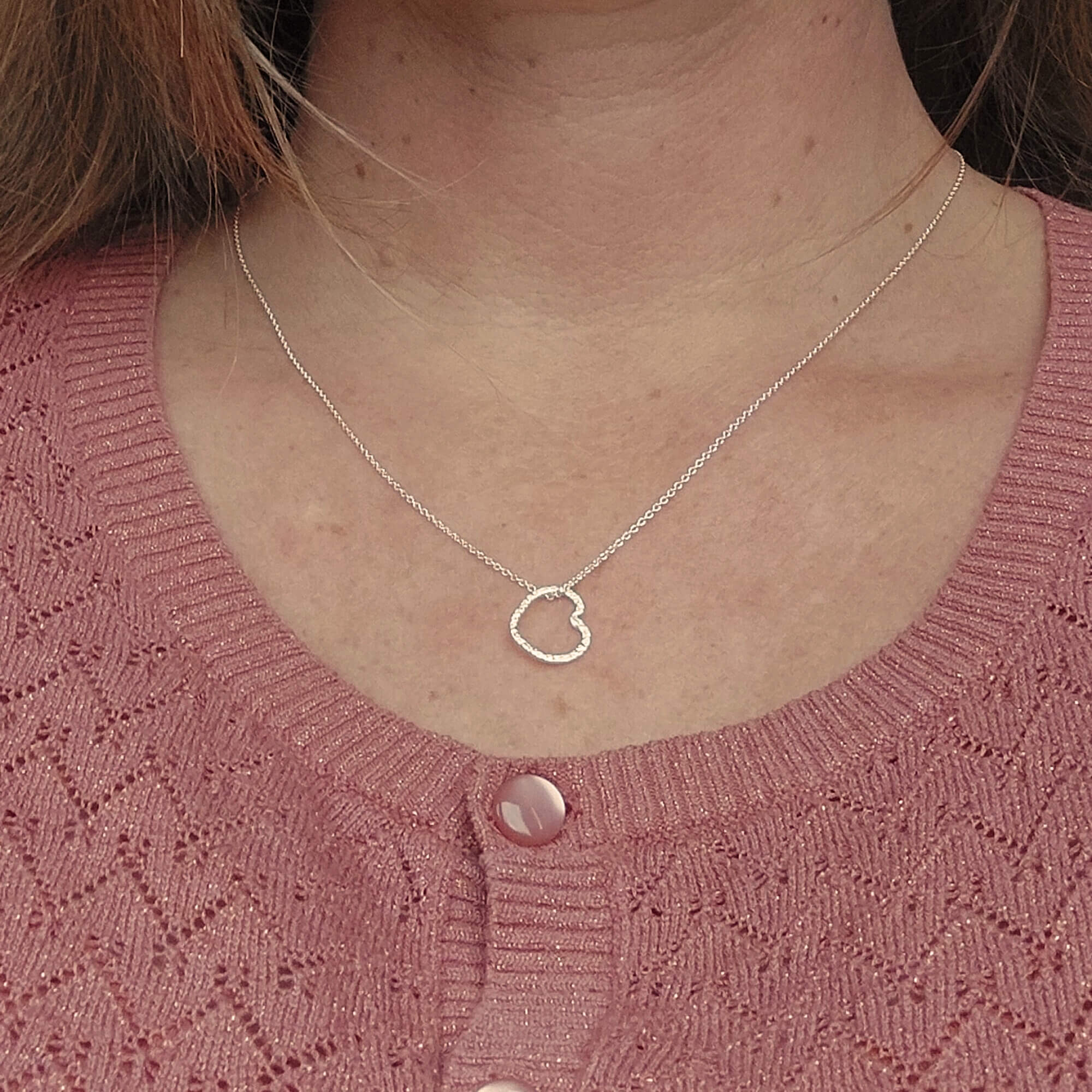 Moeder dochter halsketting met structuur hartje - Jewels with Flair