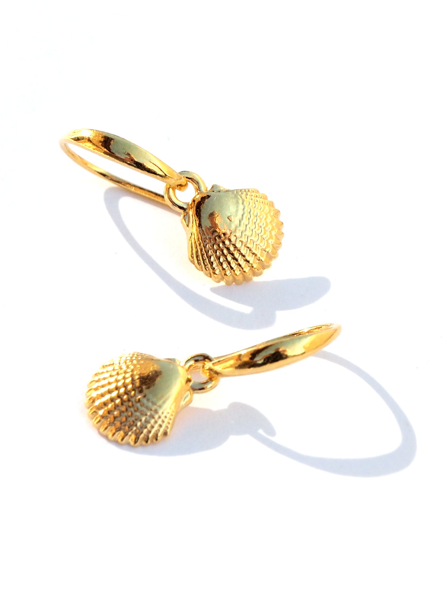 Oorbellen met schelpjes - Jewels with Flair