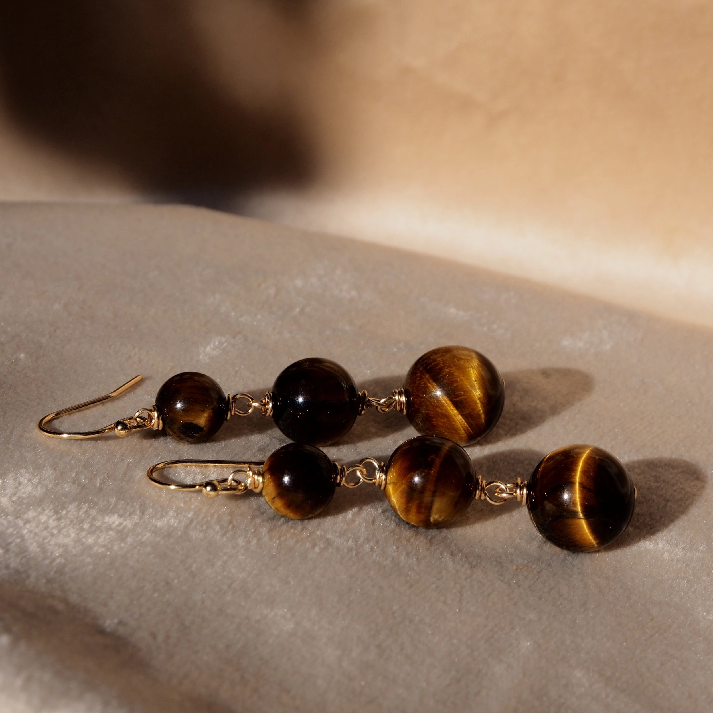 Lange oorbellen met tijgeroog Oorbellen - Jewels with Flair