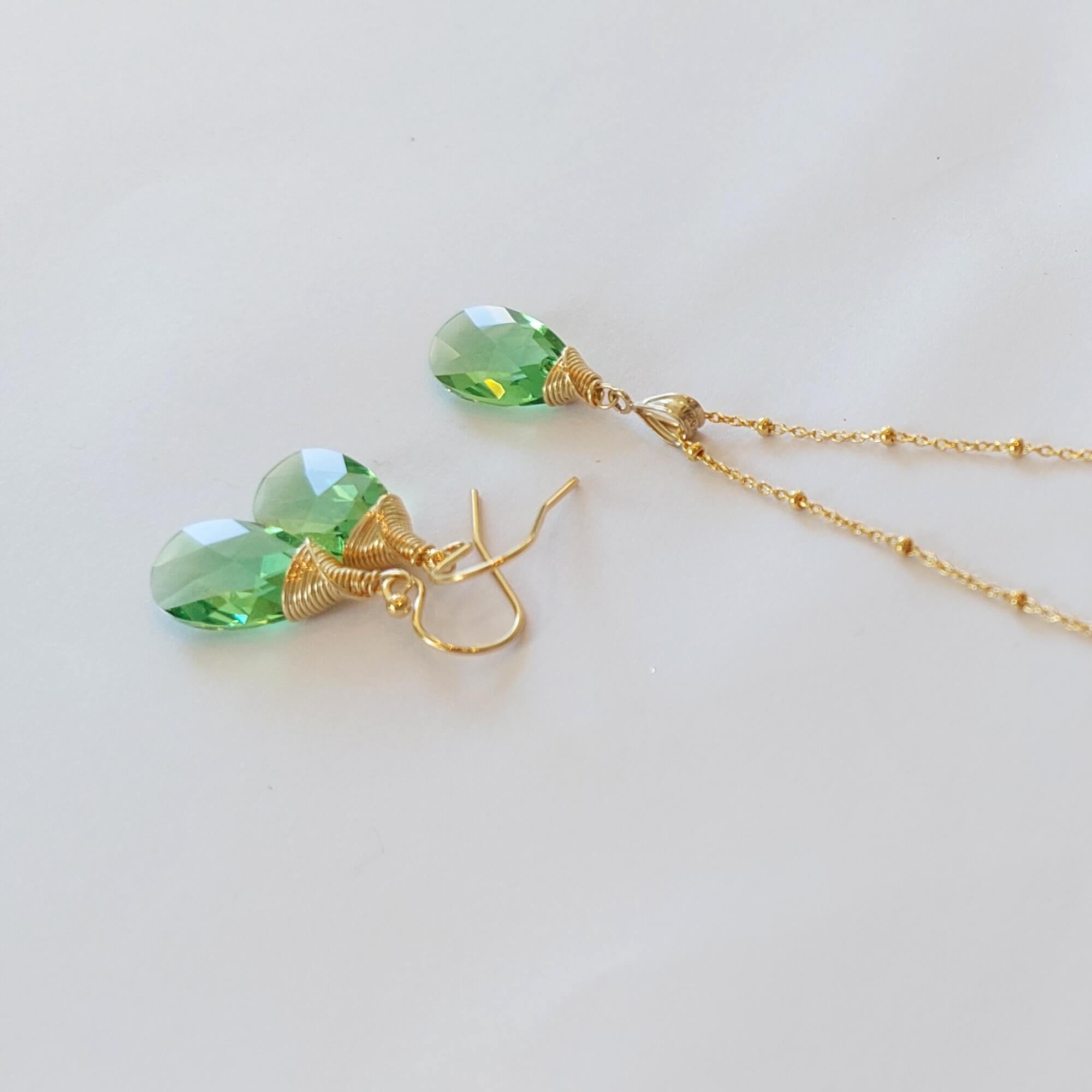 Halsketting glaskristal druppel hanger - groen Halsketting - Jewels with Flair