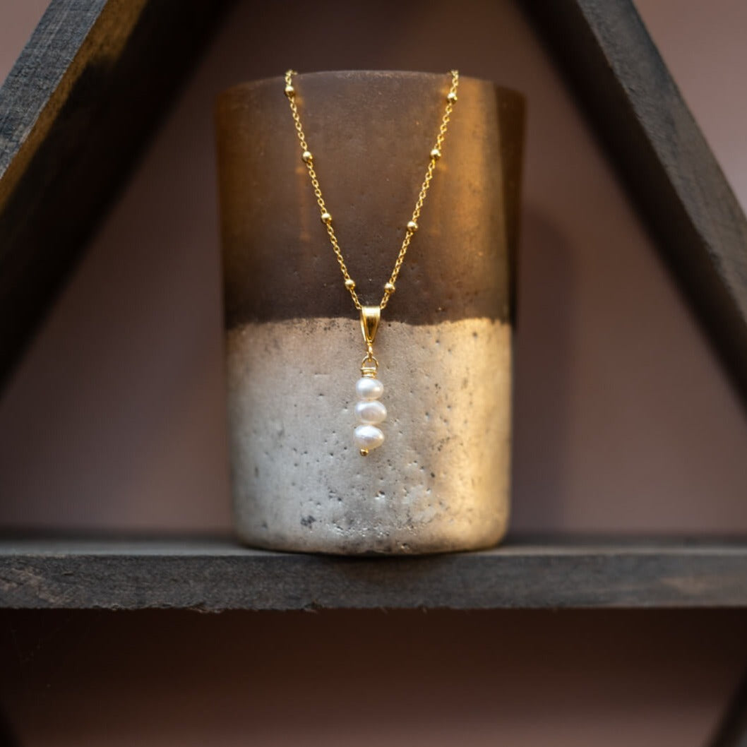 Handgemaakte ketting met zoetwaterparel hanger