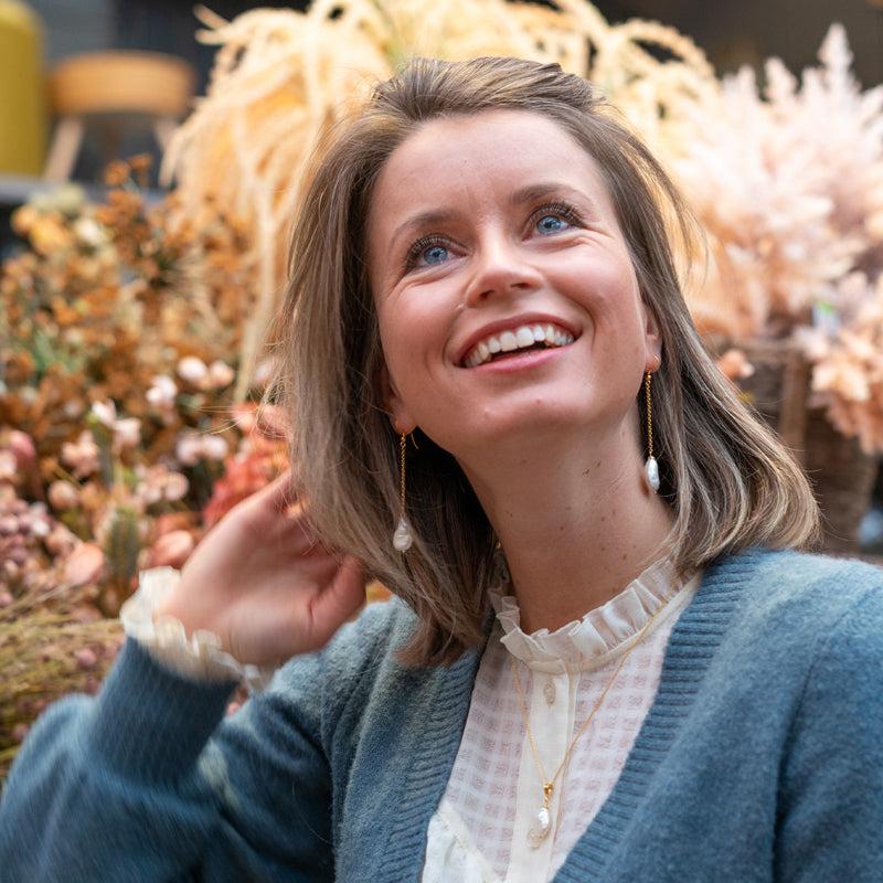 Lange oorbellen maxima barok parels