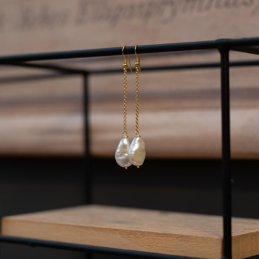 Willeke Alberti oorbellen met grote parels