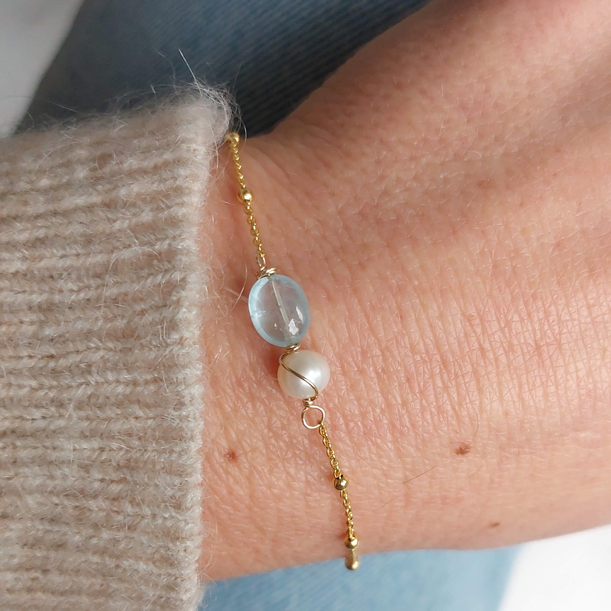 Birthstone jewelry - geboortesteen sieraad maart: aquamarijn