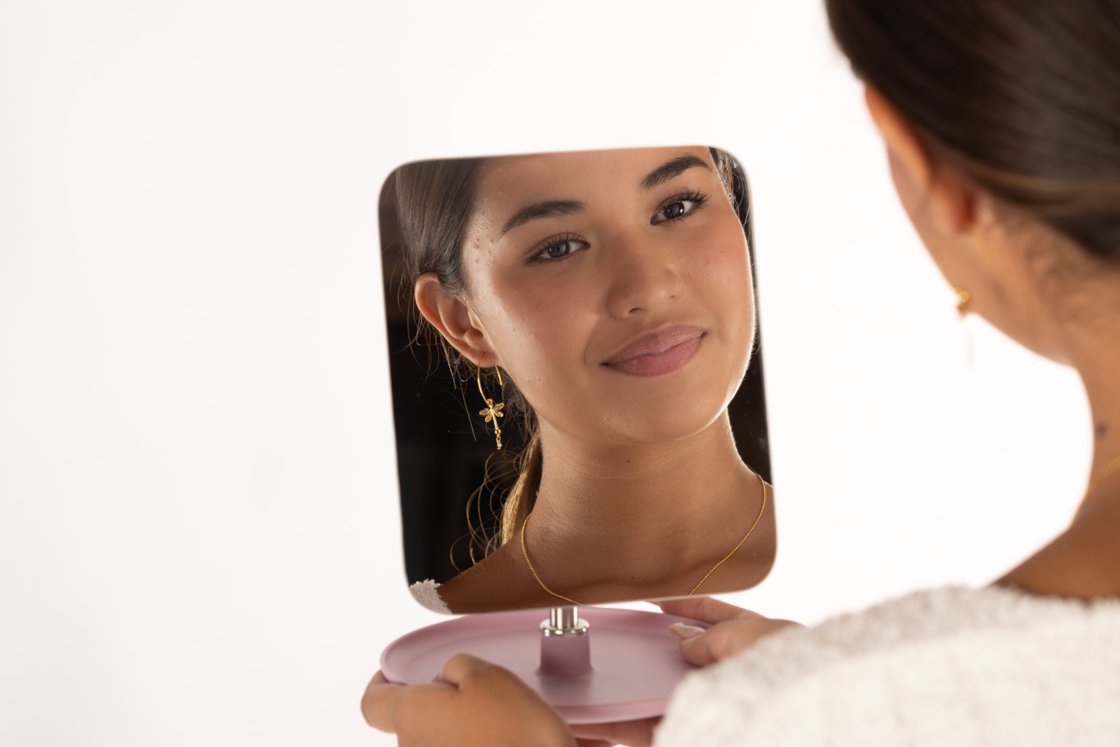 De Modekleuren in Sieraden van 2024: Een Prachtige Uitbarsting van Stijl