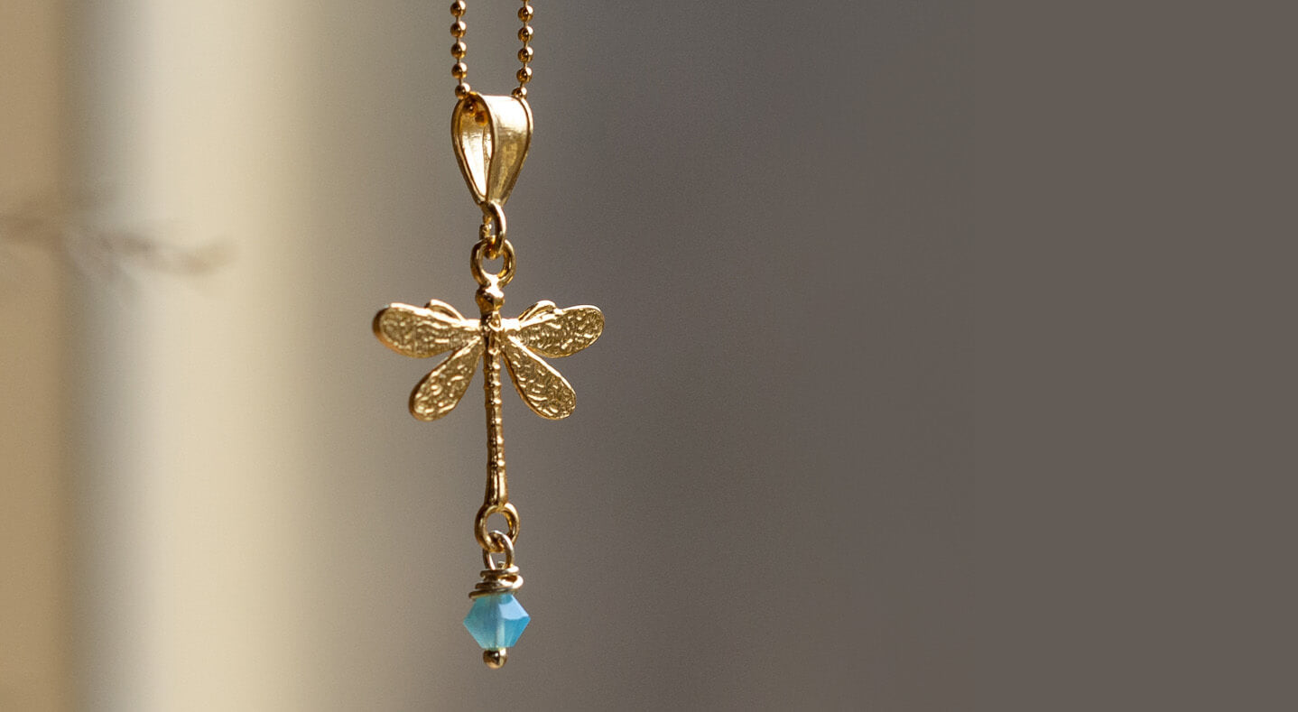 Symbolisch cadeau ketting met libelle