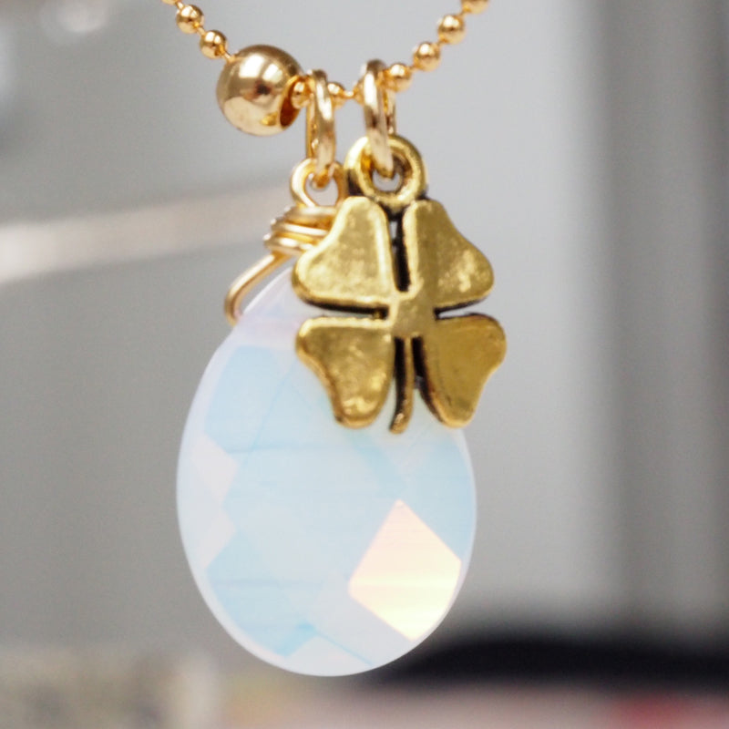 Ketting met maansteen