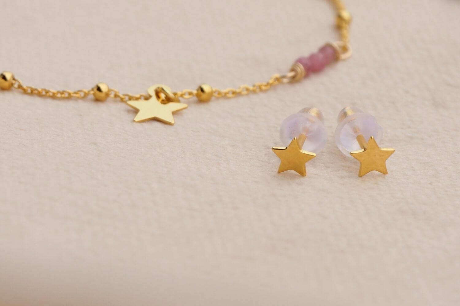 Oorknopjes cadeau bij je bestelling!