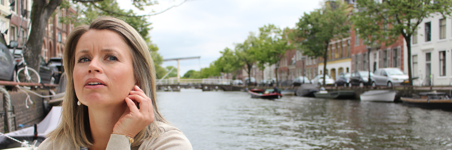 Wat kun je doen tegen oorbellen die scheef hangen of uitgerekte oorbelgaatjes?