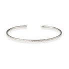 Zilveren bangle met structuur