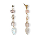 Oorbellen regenboog maansteen, rozenkwarts, zoetwaterparel en aardbeikwarts Oorbellen - Jewels with Flair