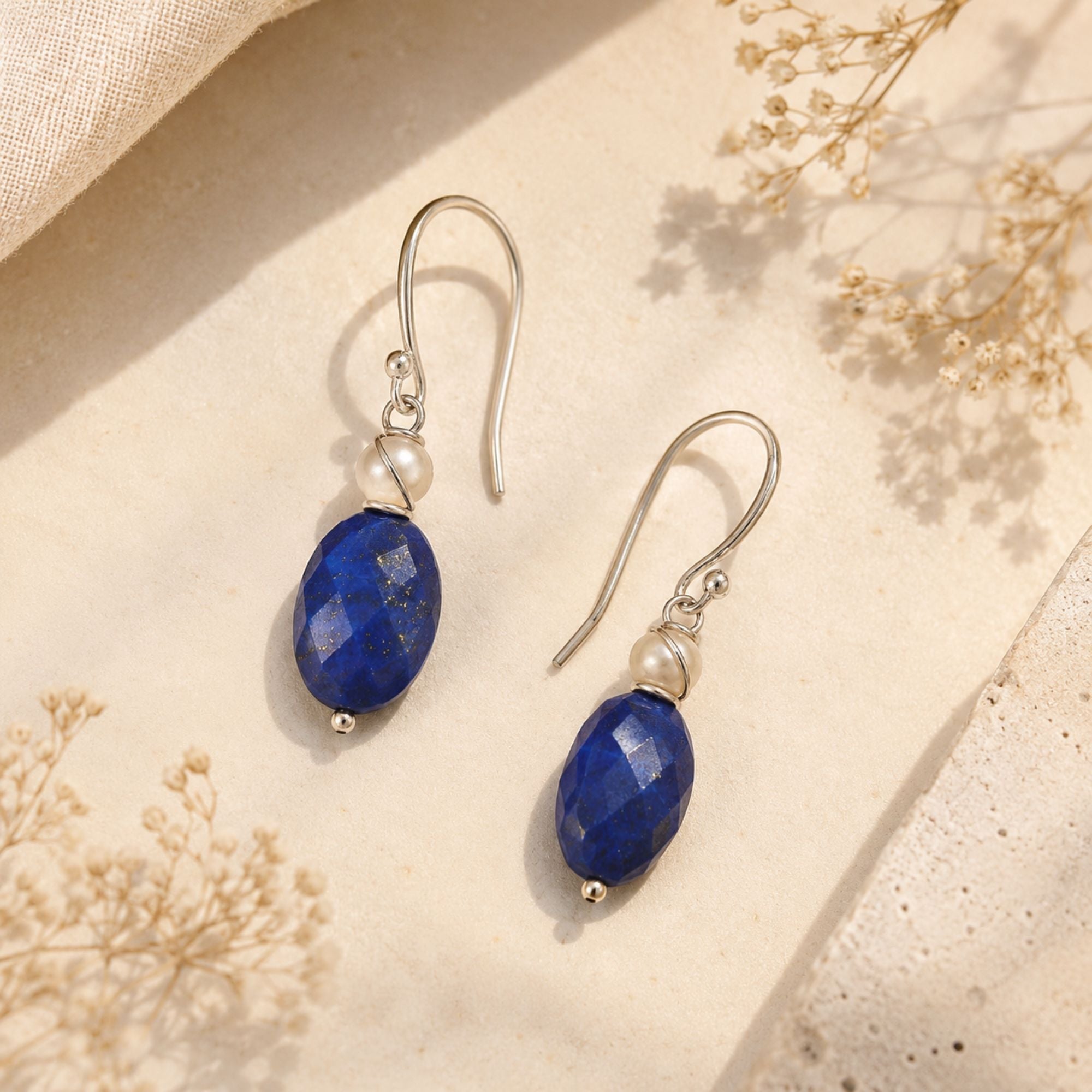 Oorbellen lapis lazuli en zoetwaterparels