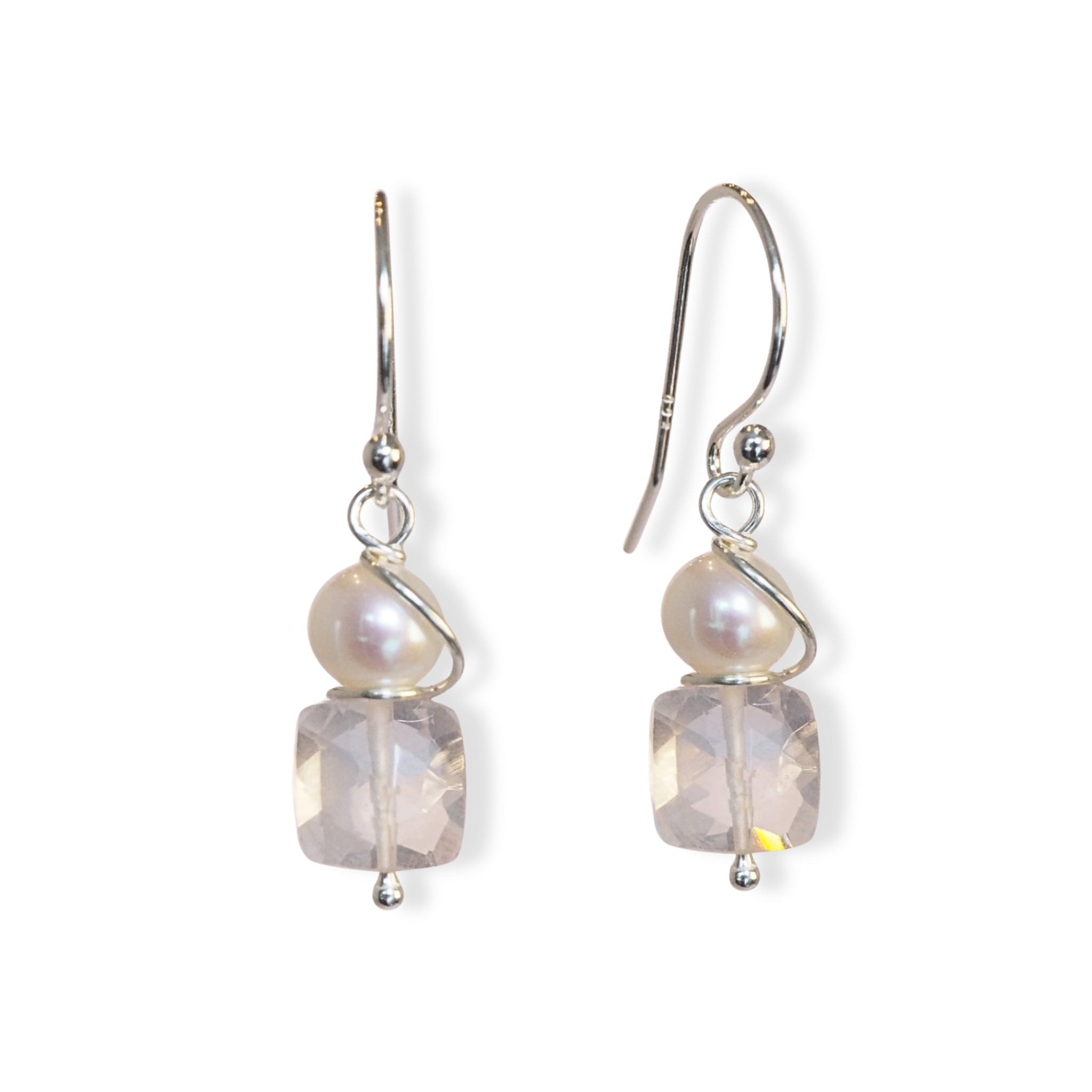 Oorbellen in zilver met edelsteen rozenkwarts en zoetwaterparels