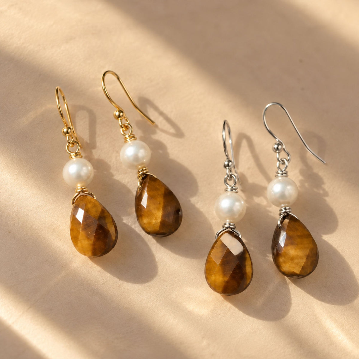 Tijgeroog oorbellen met zoetwaterparels – sterling zilver of gold filled  - Jewels with Flair