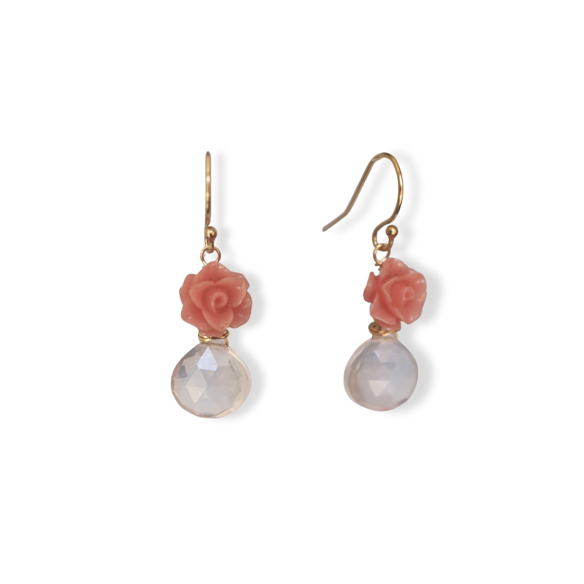 Oorbellen rozenkwarts en bloempje van koraal