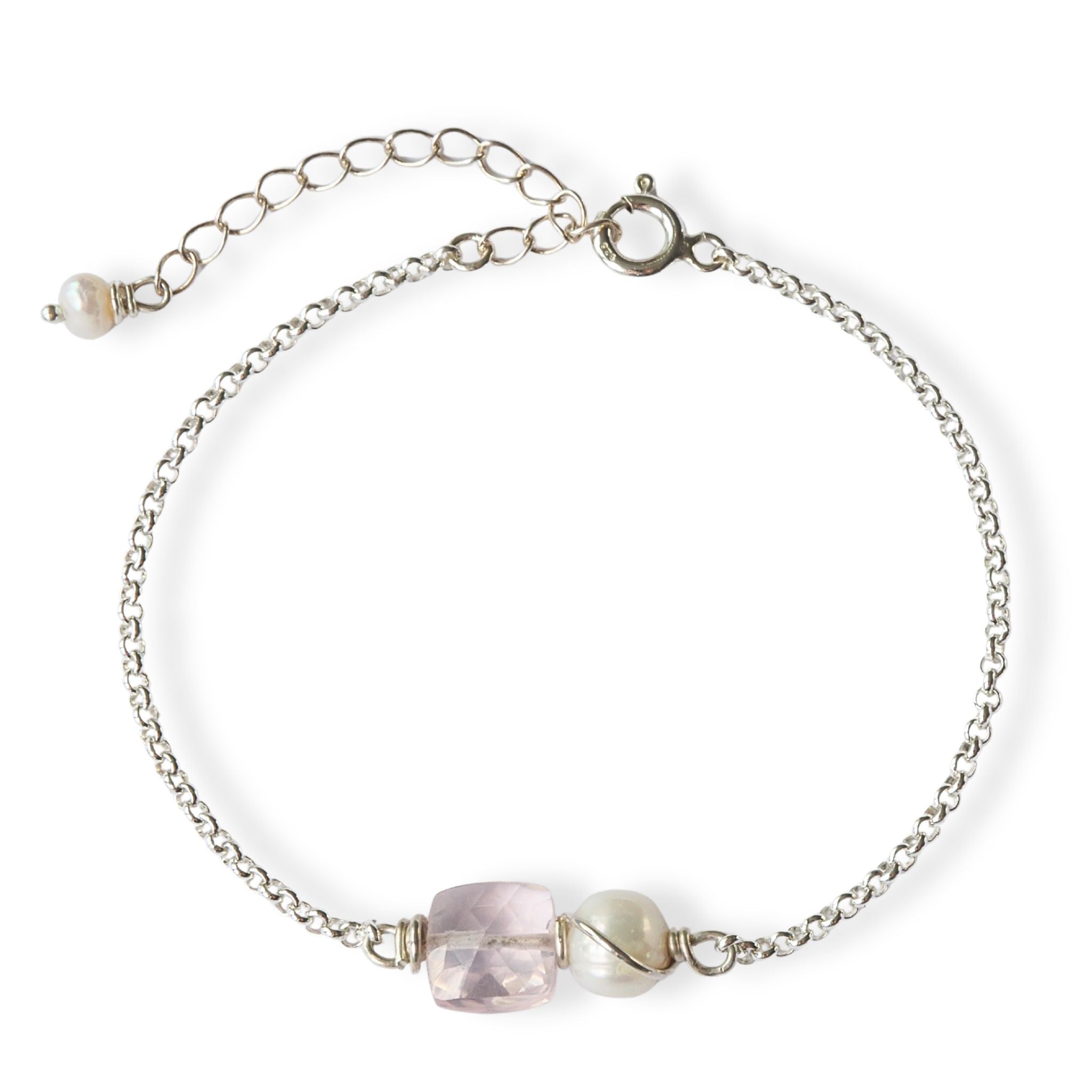 armband edelsteen rozenkwarts, de steen met de liefde, gecombineerd met zoetwaterparel in sterling zilver