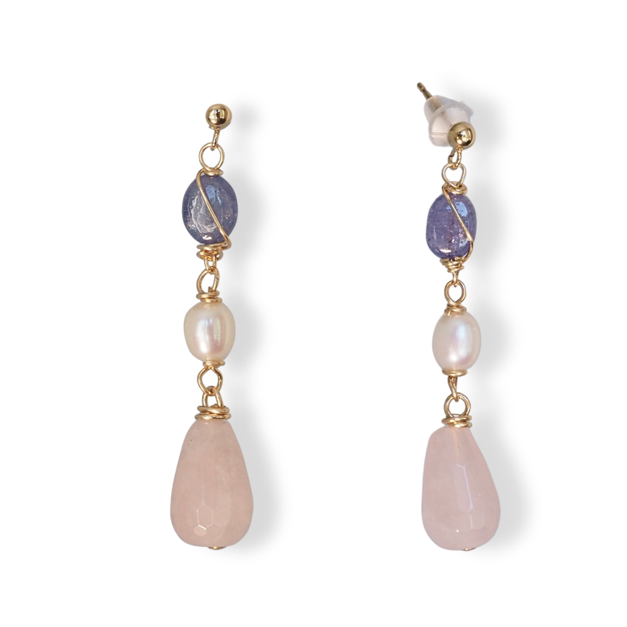 Lange handgemaakte oorbellen met edelsteen rozenkwarts, edelsteen tanzniet en zoetwaterparels