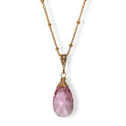 Gold filled halsketting met druppel van glaskristal hanger in roze. 