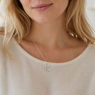Ketting met maan bedel en maansteen