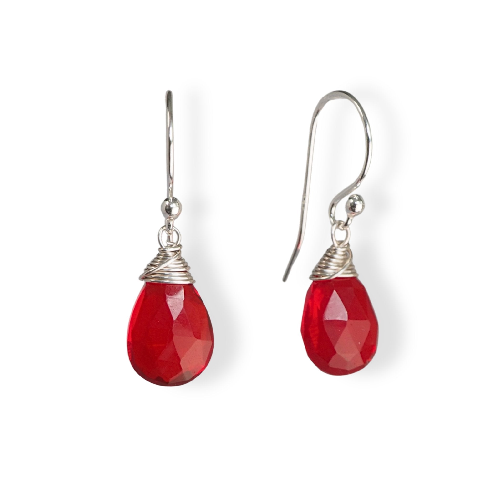 Oorellen met rode druppels van hydro quartz in zilver of gold filled